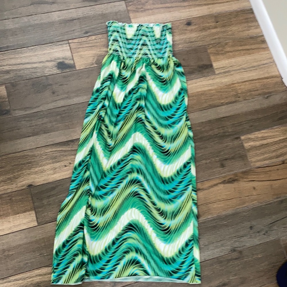 Beautiful vibrant maxi dress!